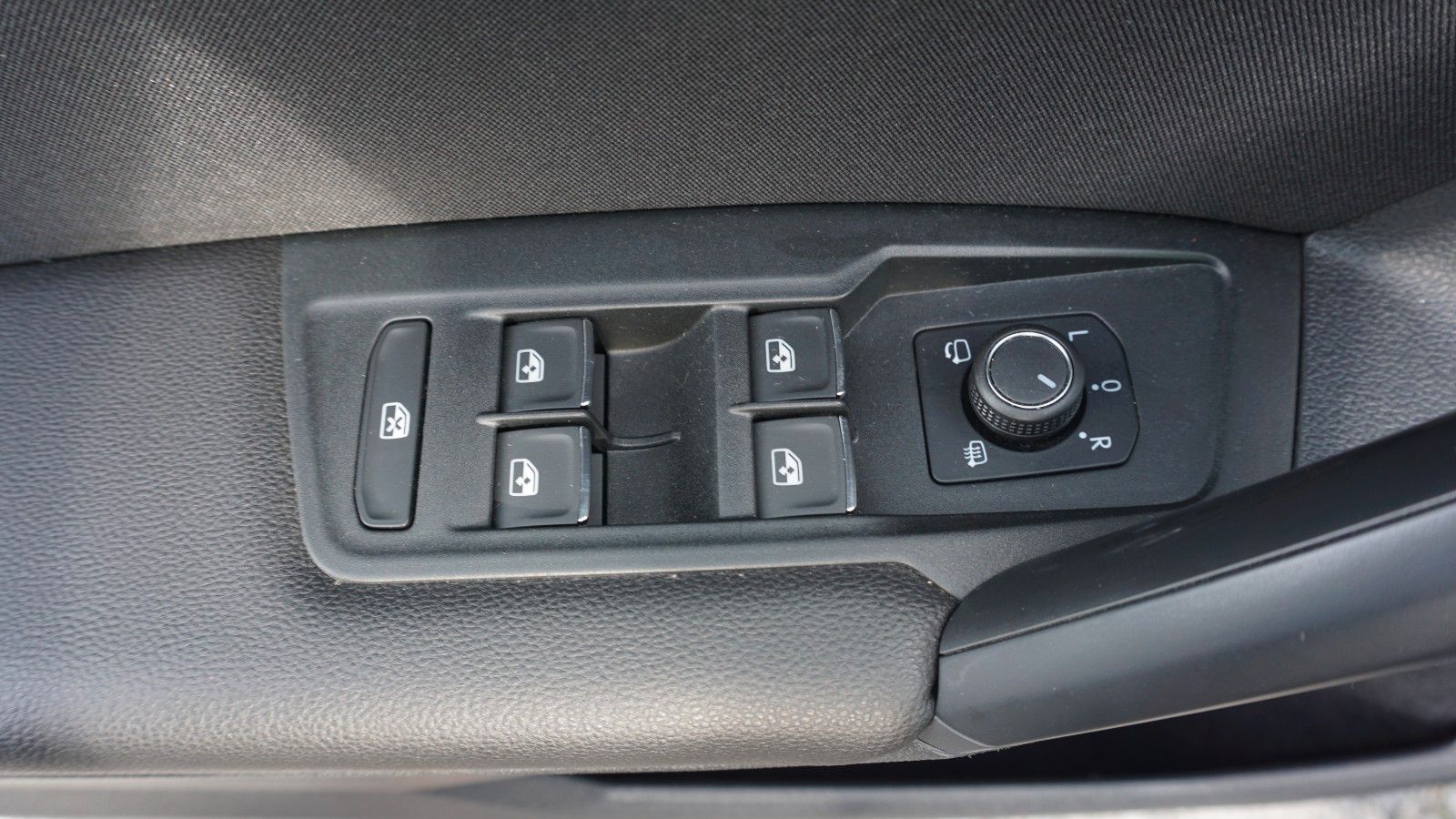 Fahrzeugabbildung Volkswagen Tiguan Elegance 4M, Kamera, Navi, AHK, IQ.Light