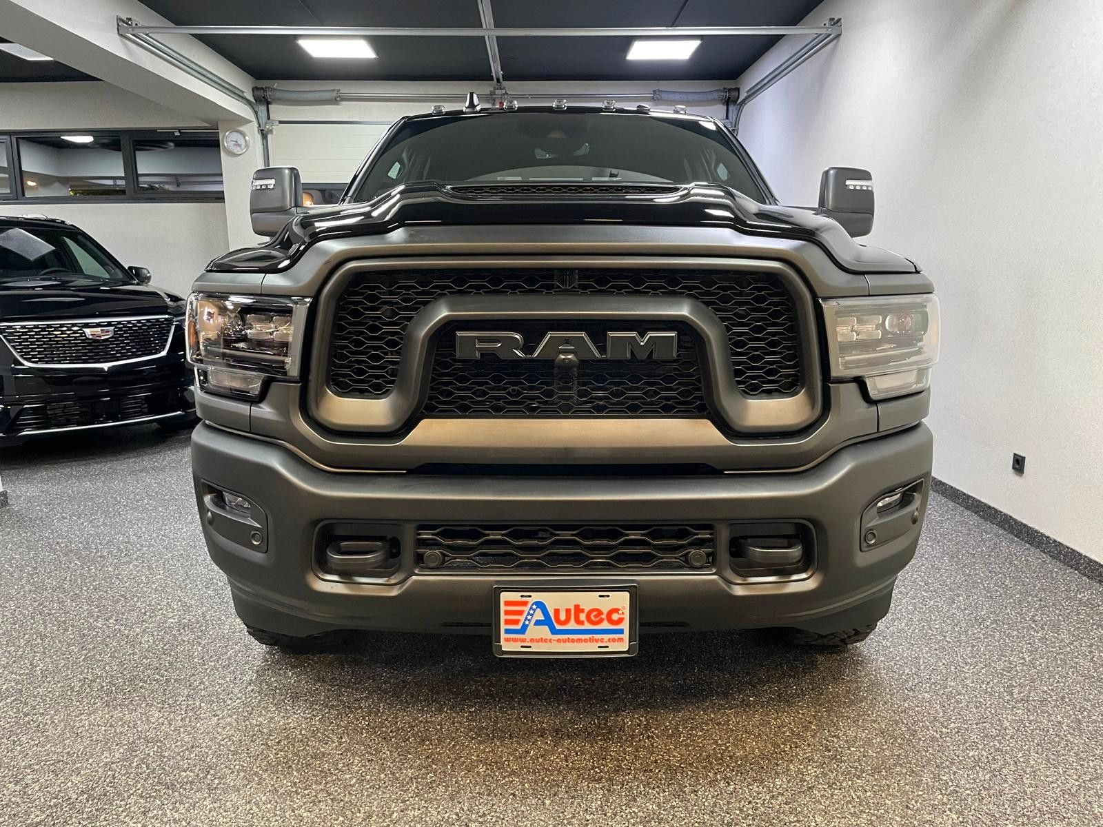 Fahrzeugabbildung Dodge POWERWAGON REBEL 2500-6.4-V8-12"-LUFTFED.-SOFORT