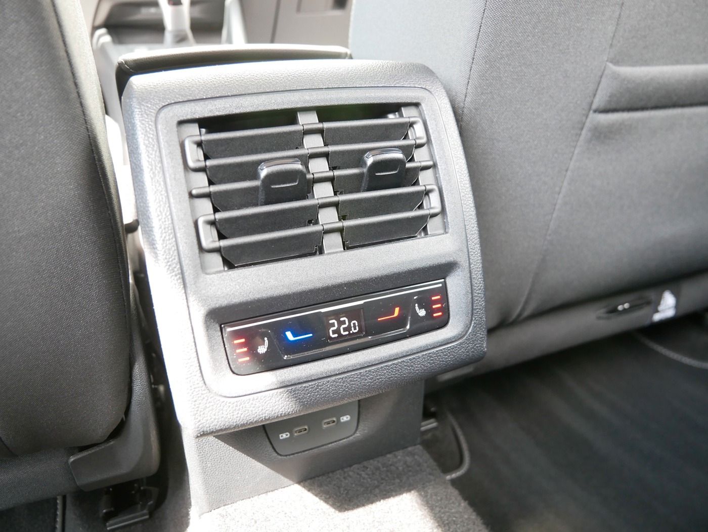 Fahrzeugabbildung Volkswagen Golf -VIII Variant 2.0 Life NEU42T ACC Standheiz