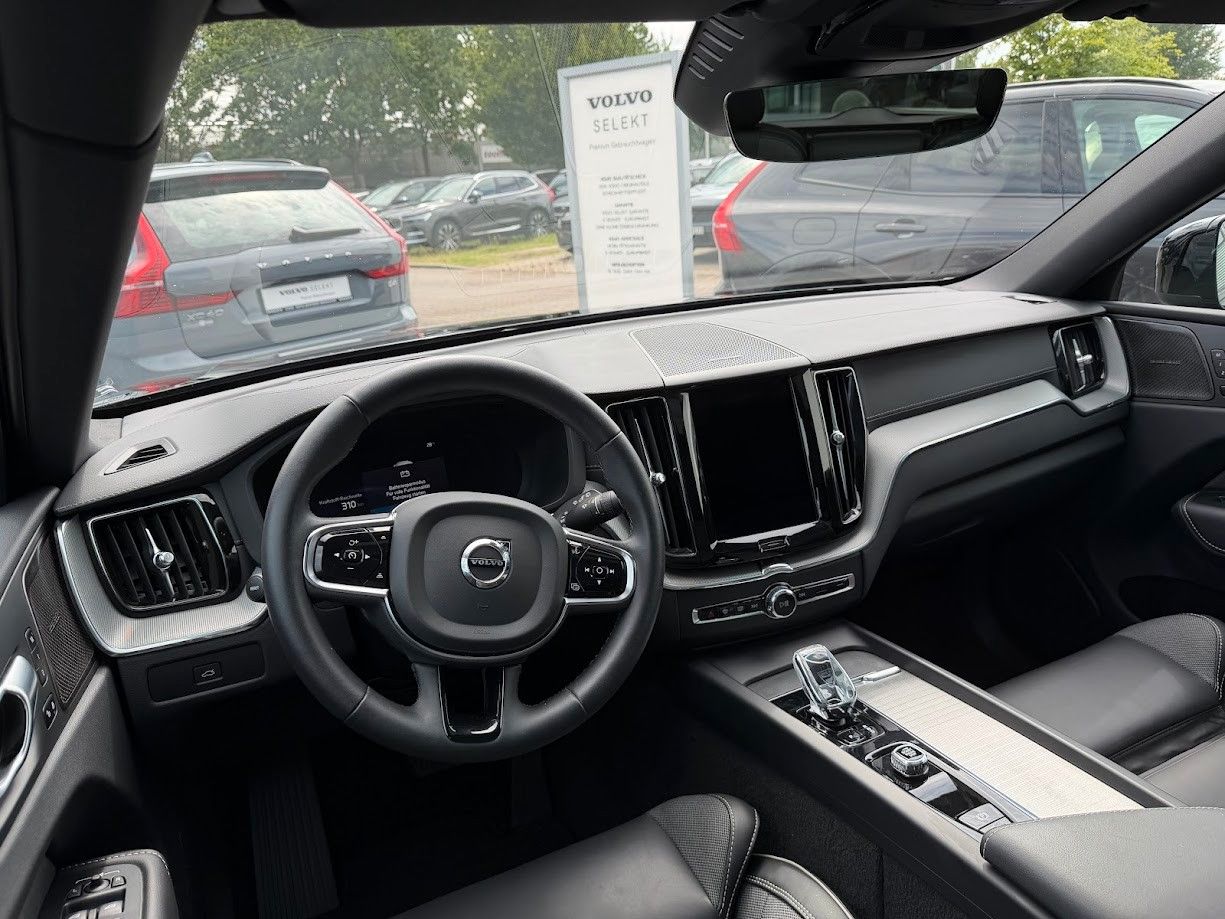 Volvo XC60 B5 Ultimate Dark AWD foto 5