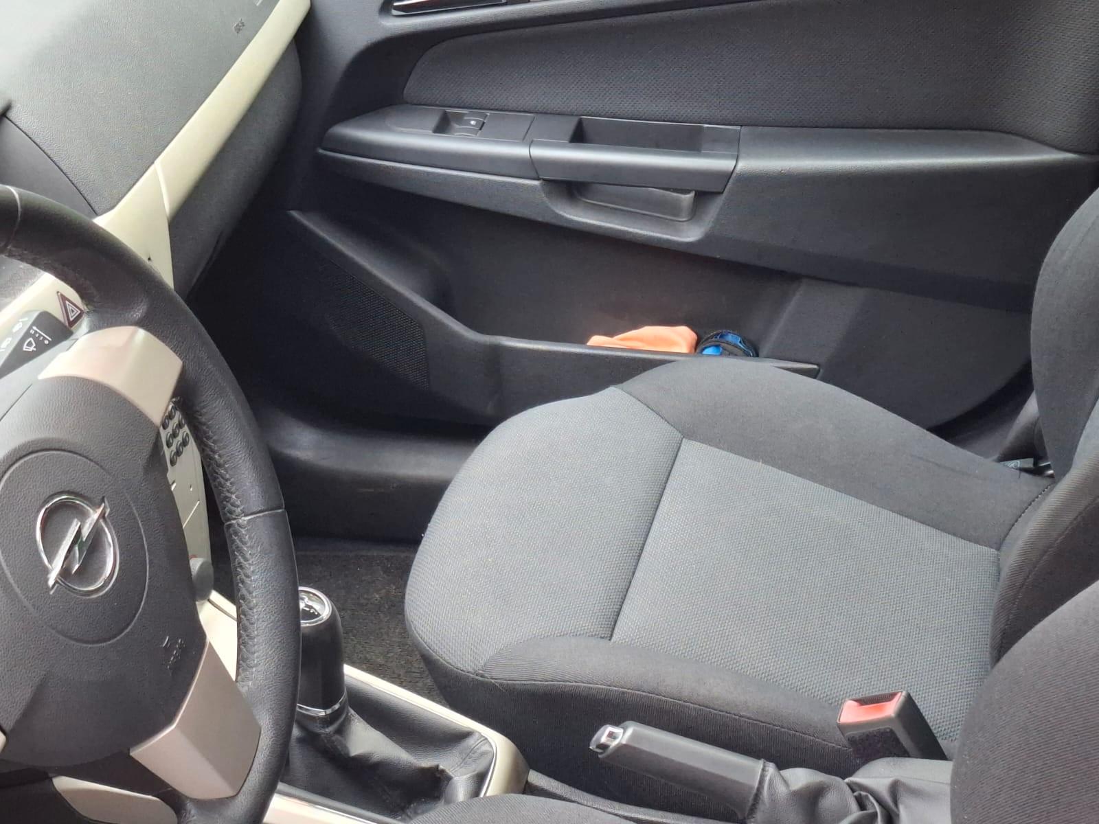 Opel Astra 2007 — photo 8