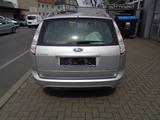 Ford Focus Turnier Titanium 90 T Km Sehr gepfegt Navi - Ford Focus aus 2010: Titanium