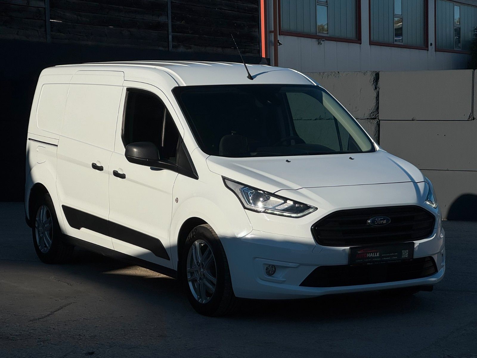Fahrzeugabbildung Ford Transit Connect 230 L2 Autm. Trend 4d AHK