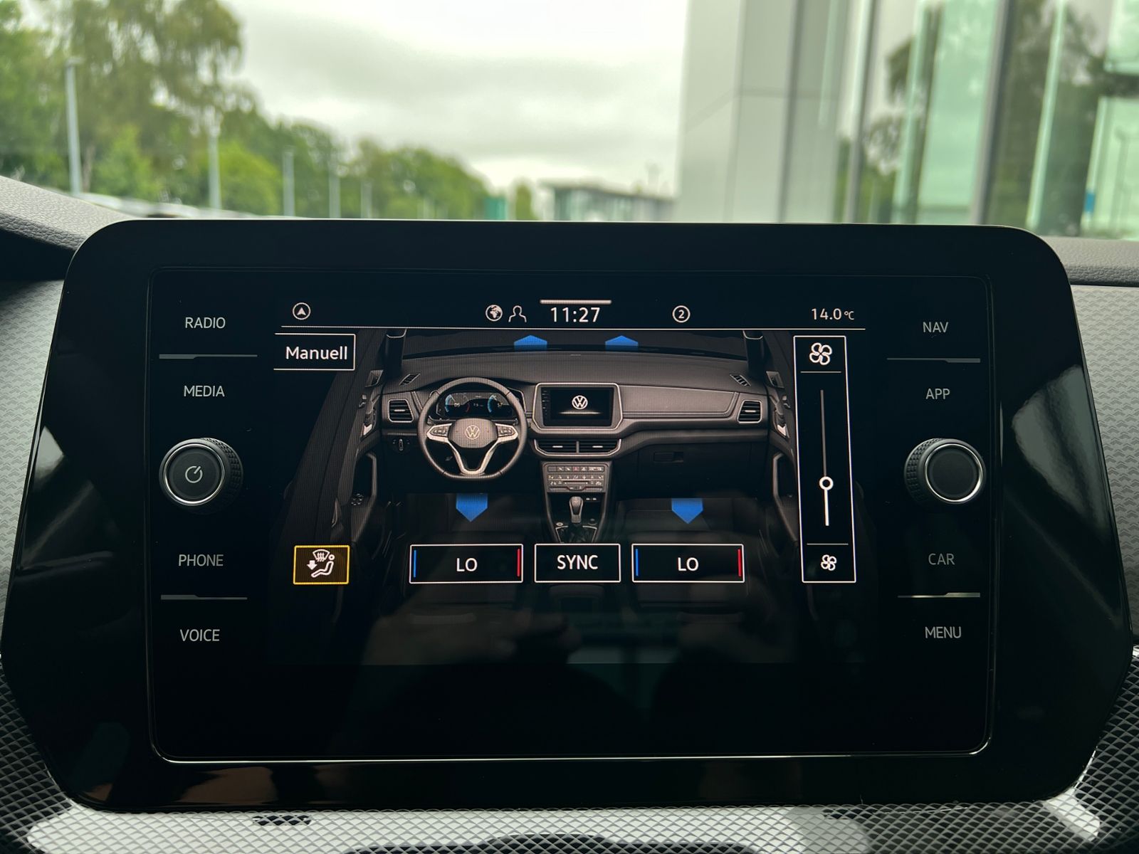 Fahrzeugabbildung Volkswagen T-Cross Life 1.0 TSI DSG *AHK, IQ-Light, ACC, Ka