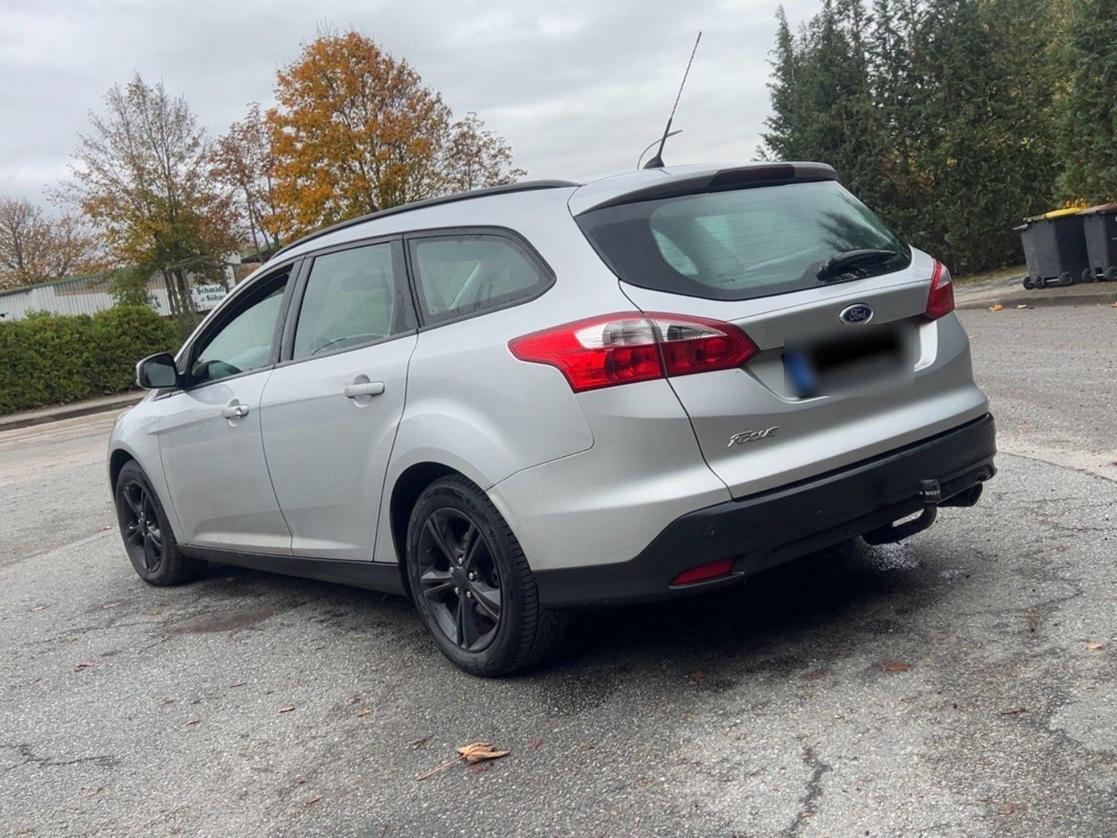 Ford Focus 2011 — photo 7