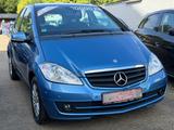 Mercedes-Benz A 150 BLUE EFFICIENCY KLIMA+SHZ+2.HAND+PDC VOR+H - Mercedes-Benz A 150 mit Benzin-Antrieb