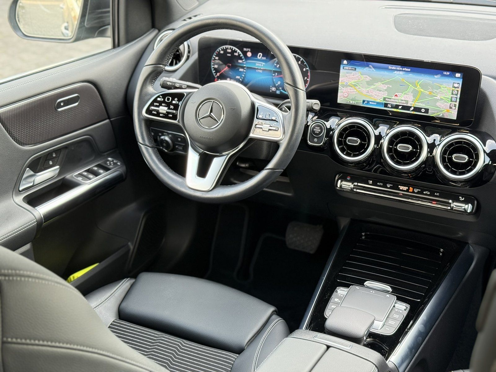 Fahrzeugabbildung Mercedes-Benz B 200 Progressive*LED*KAMERA*CARPLAY*SPURHALTE*
