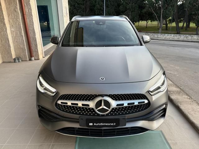 Mercedes-Benz MERCEDES-BENZ GLA 200 d Automatic 4Matic Premium imagem 2
