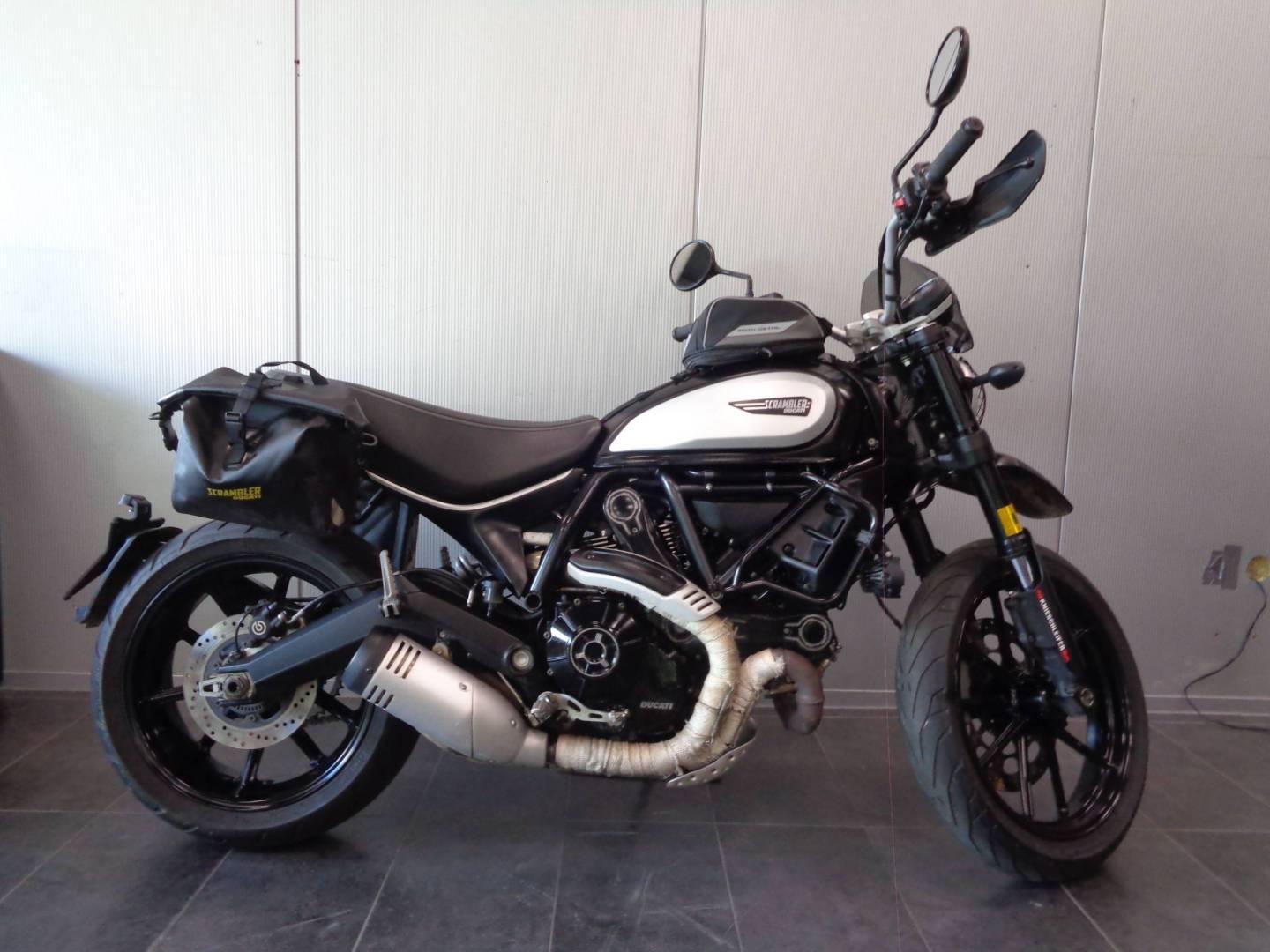 Ducati Scrambler 800 Icon Dark