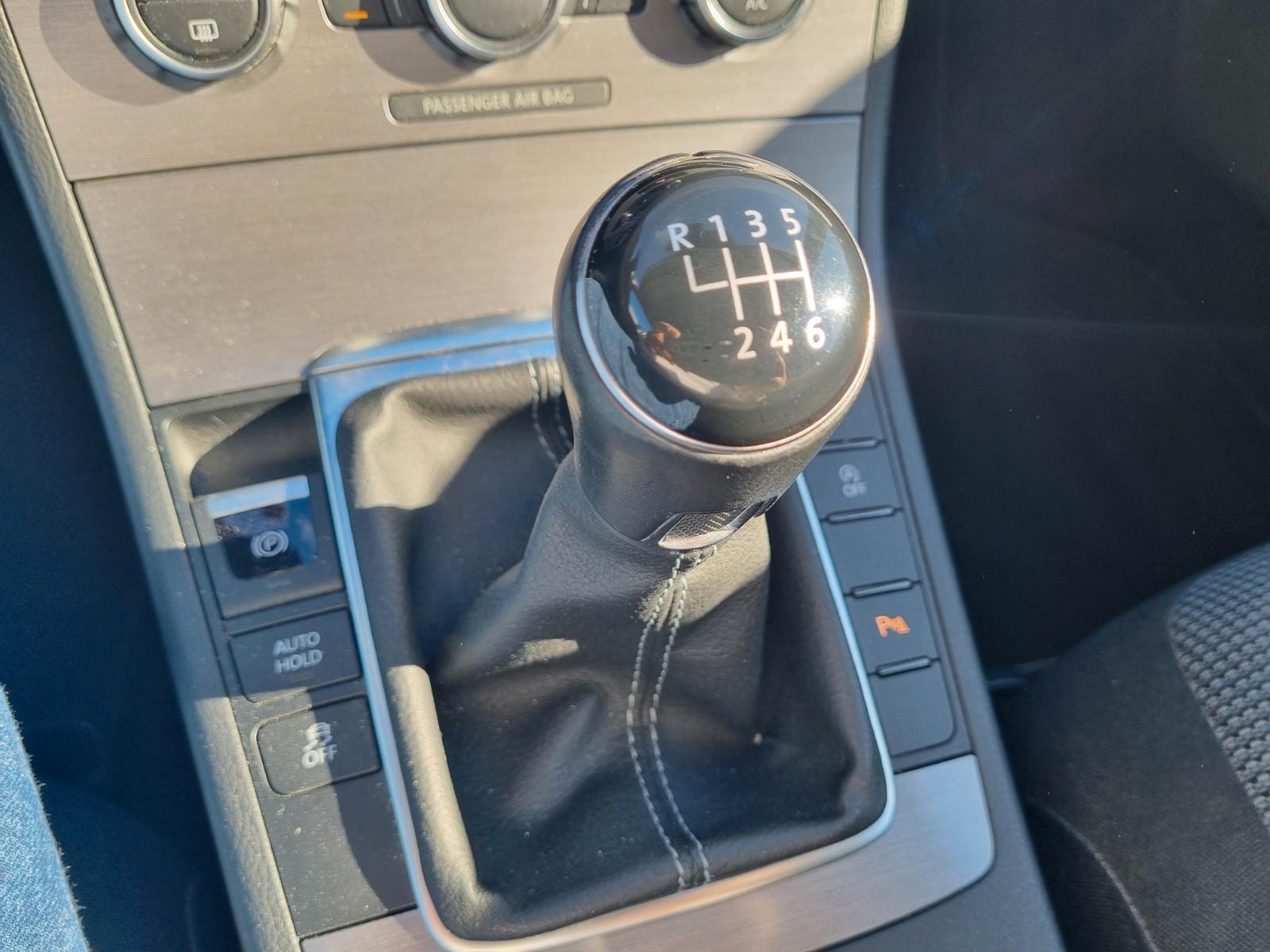 Volkswagen Passat 2014 — photo 16
