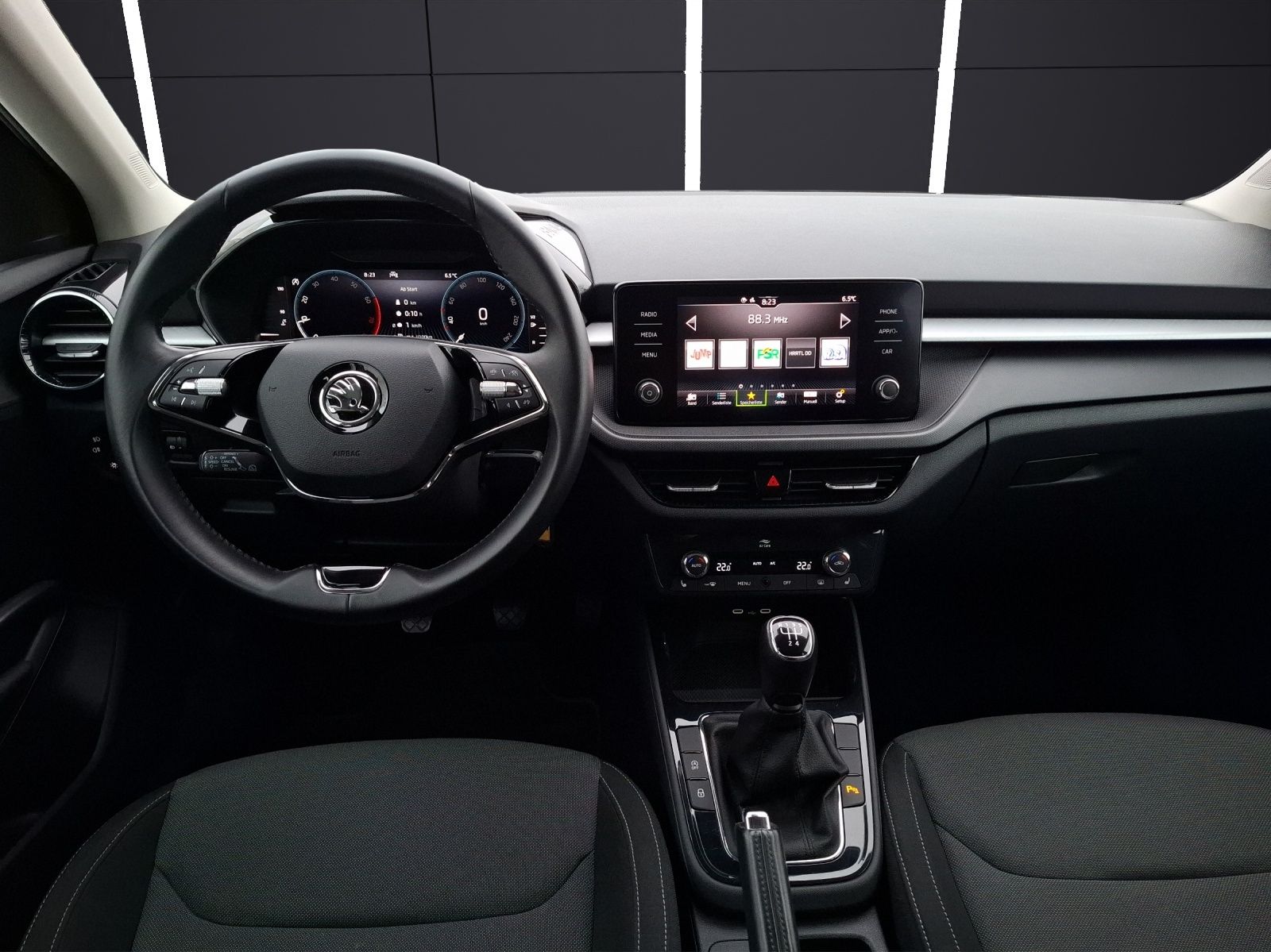 Fahrzeugabbildung SKODA Fabia TSI Ambition LED AID ACC PDC SH LM