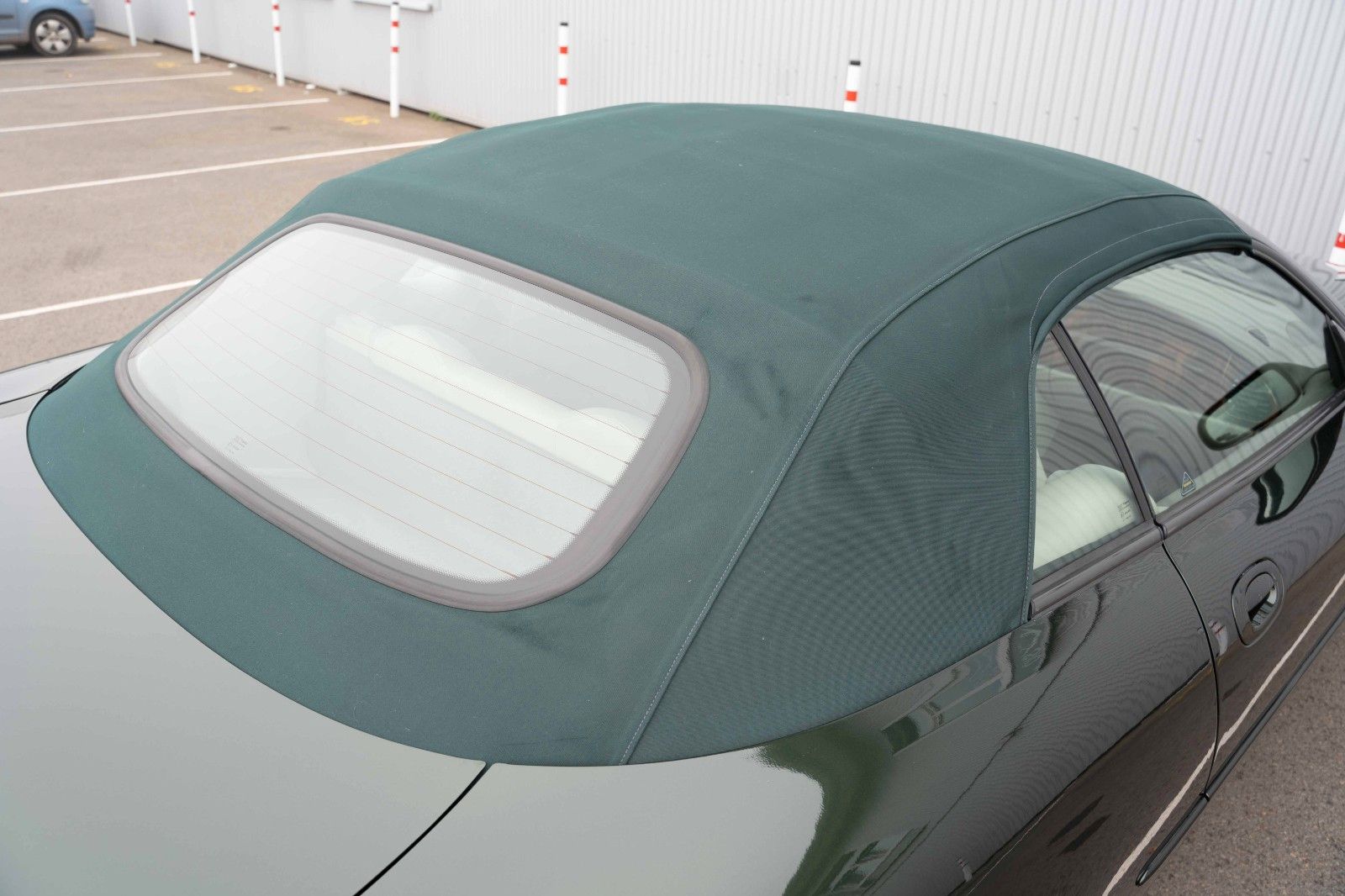 Fahrzeugabbildung Jaguar XK8 CABRIOLET XENON TEMPOMAT LEDER PDC SHZ 18"