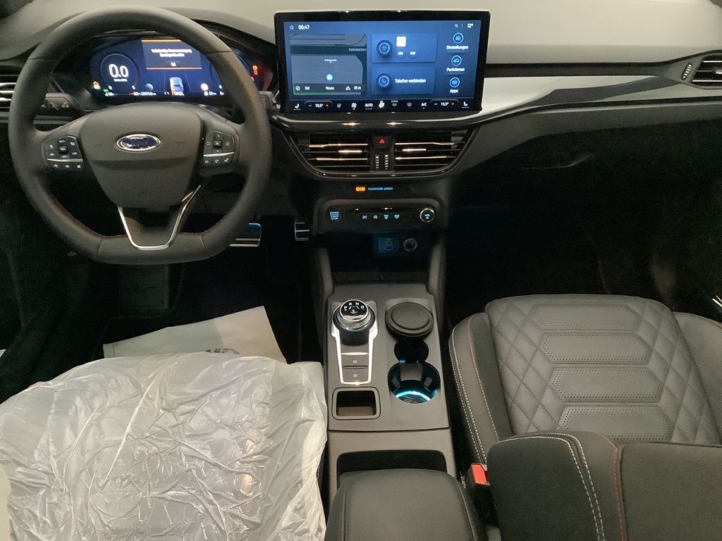 Fahrzeugabbildung Ford Focus Turnier ST-Line X HUD B&O LED Tempomat