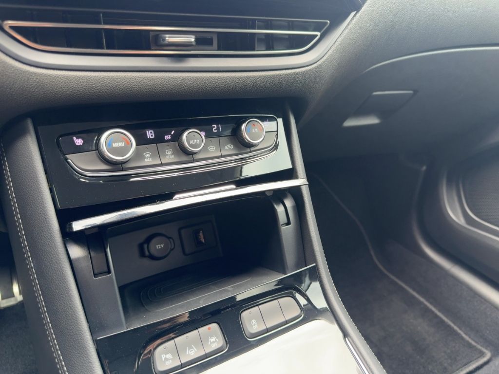Fahrzeugabbildung Opel Grandland GS, AUTOMATIK, NAVI, RÜCKFAHRK.