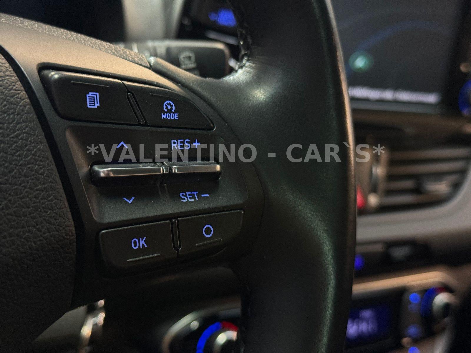 Hyundai i30 cw Family + Nav/Kamera/Temp/Shz/Lhz/Pano/Led