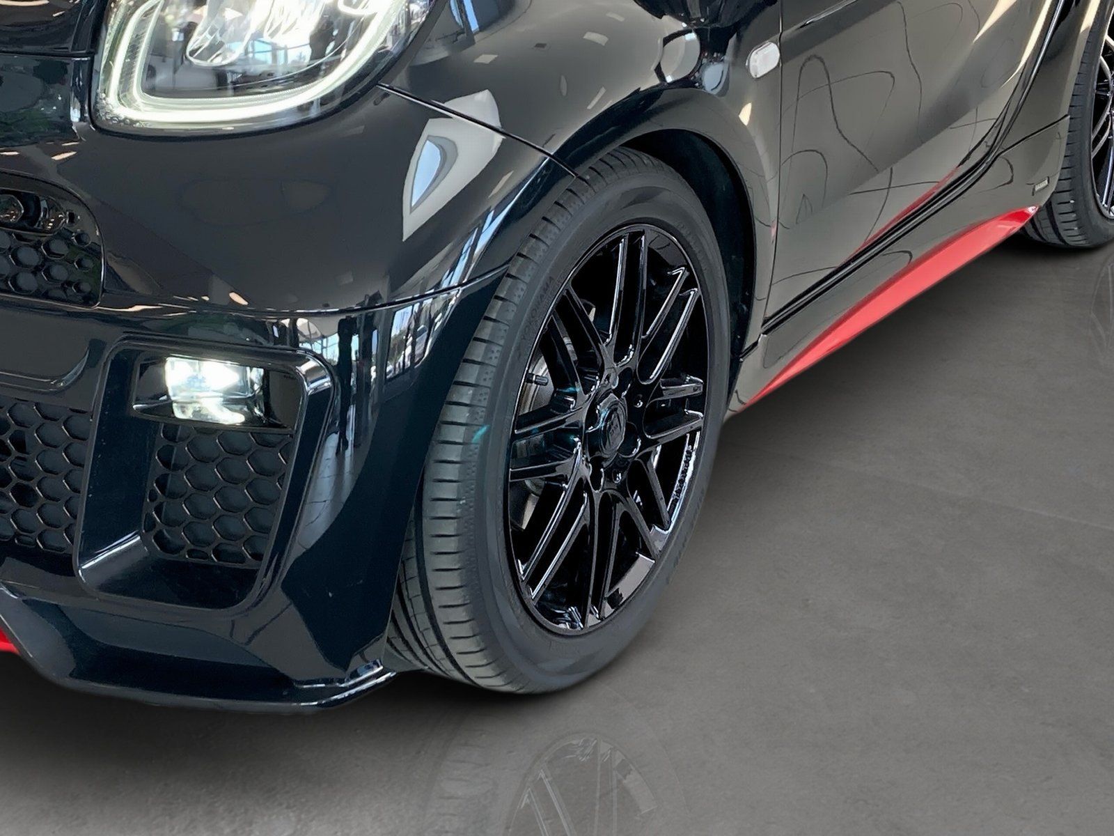 Fahrzeugabbildung Smart EQ fortwo BRABUS R92 Cabrio Leder Kamera