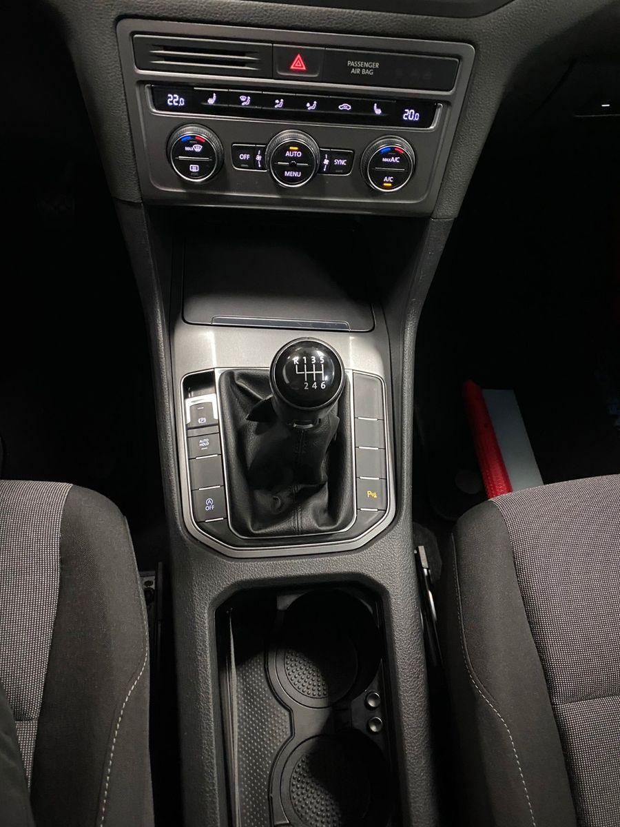 Fahrzeugabbildung Volkswagen Golf Sportsvan 1.2 TSI Trendline+AHK+NAVI+CD+BC+