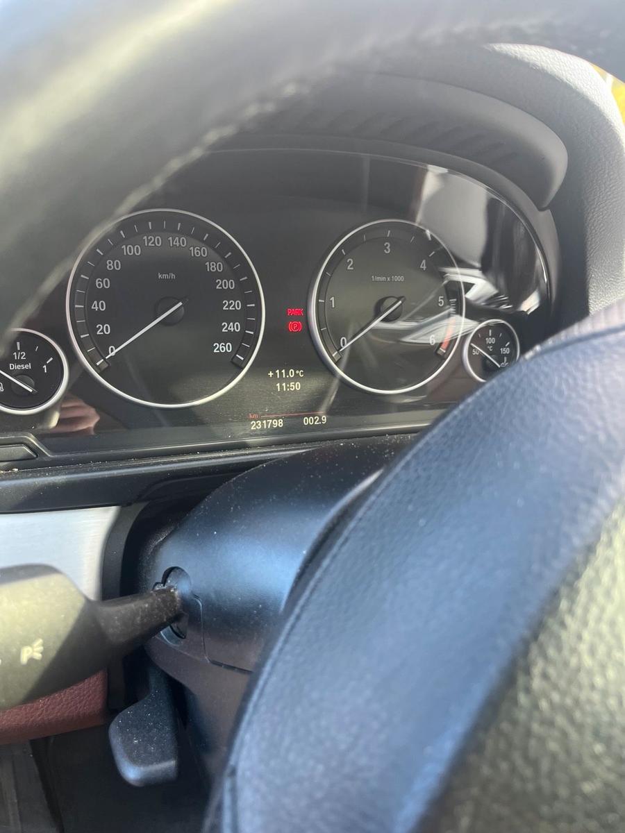 BMW 520 2011 — photo 10