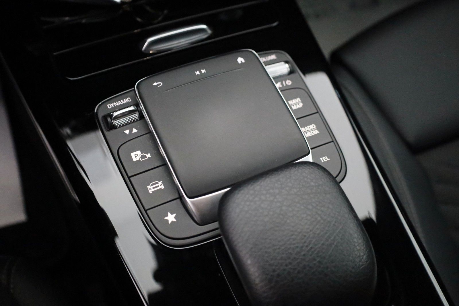 Fahrzeugabbildung Mercedes-Benz A 180 d Style Lim.T.Leder,Navi,LED,SH,Kamera