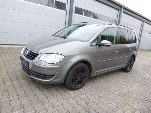 Volkswagen Touran Trendline 1. Hand 137.913 km  HECKSCHADEN