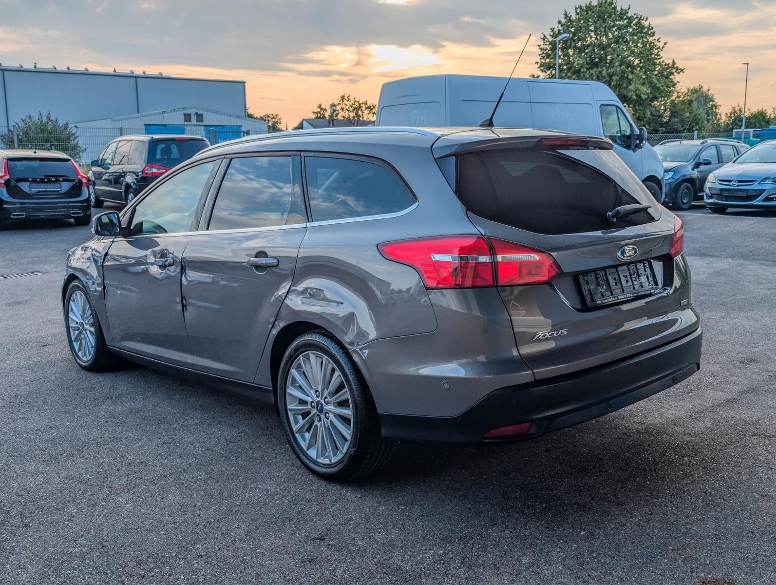 Ford Focus 2015 — engine 999 cm³, 125 HP (92kW)