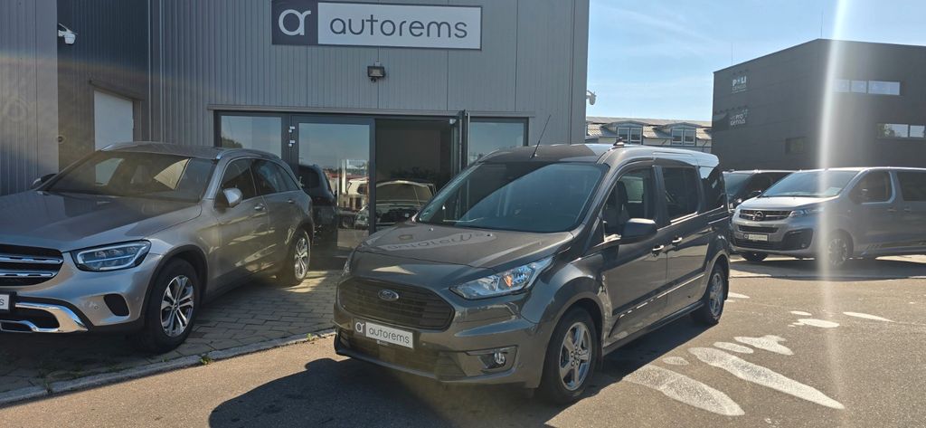 2022 Ford Grand Tourneo