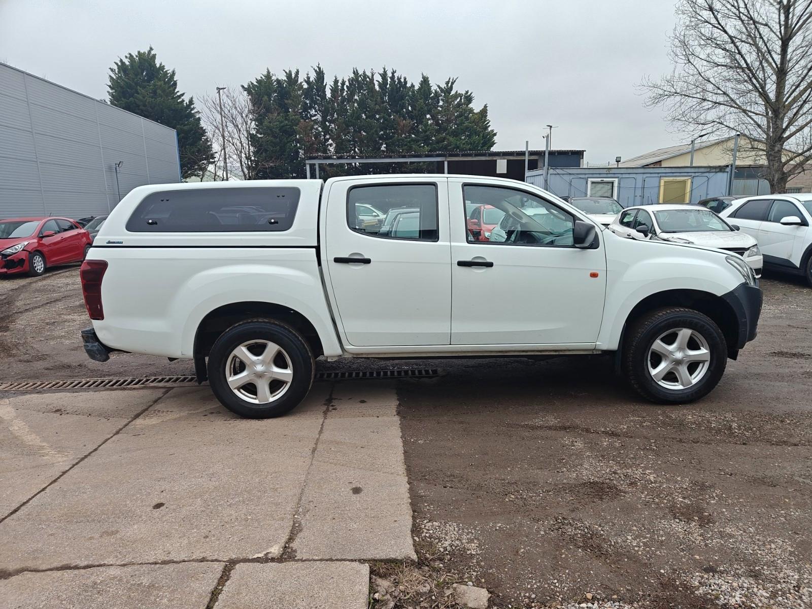 Isuzu D-Max Double Cab 4WD Basis N1