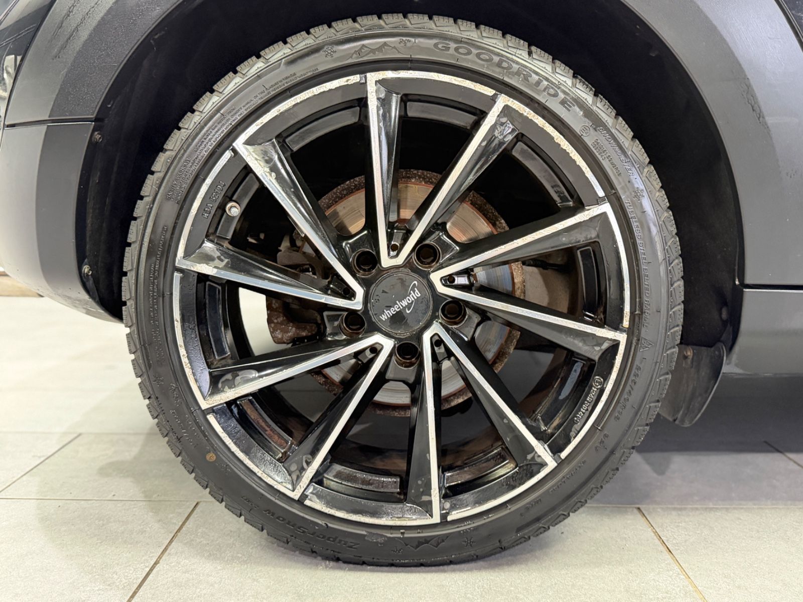 Fahrzeugabbildung MINI COOPER D Countryman Cooper D All4|PANO|NAVI|
