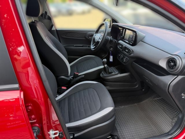 Fahrzeugabbildung Hyundai i10 Intro Edition 1.2 Navi CarPlay PDC Shzg Temp