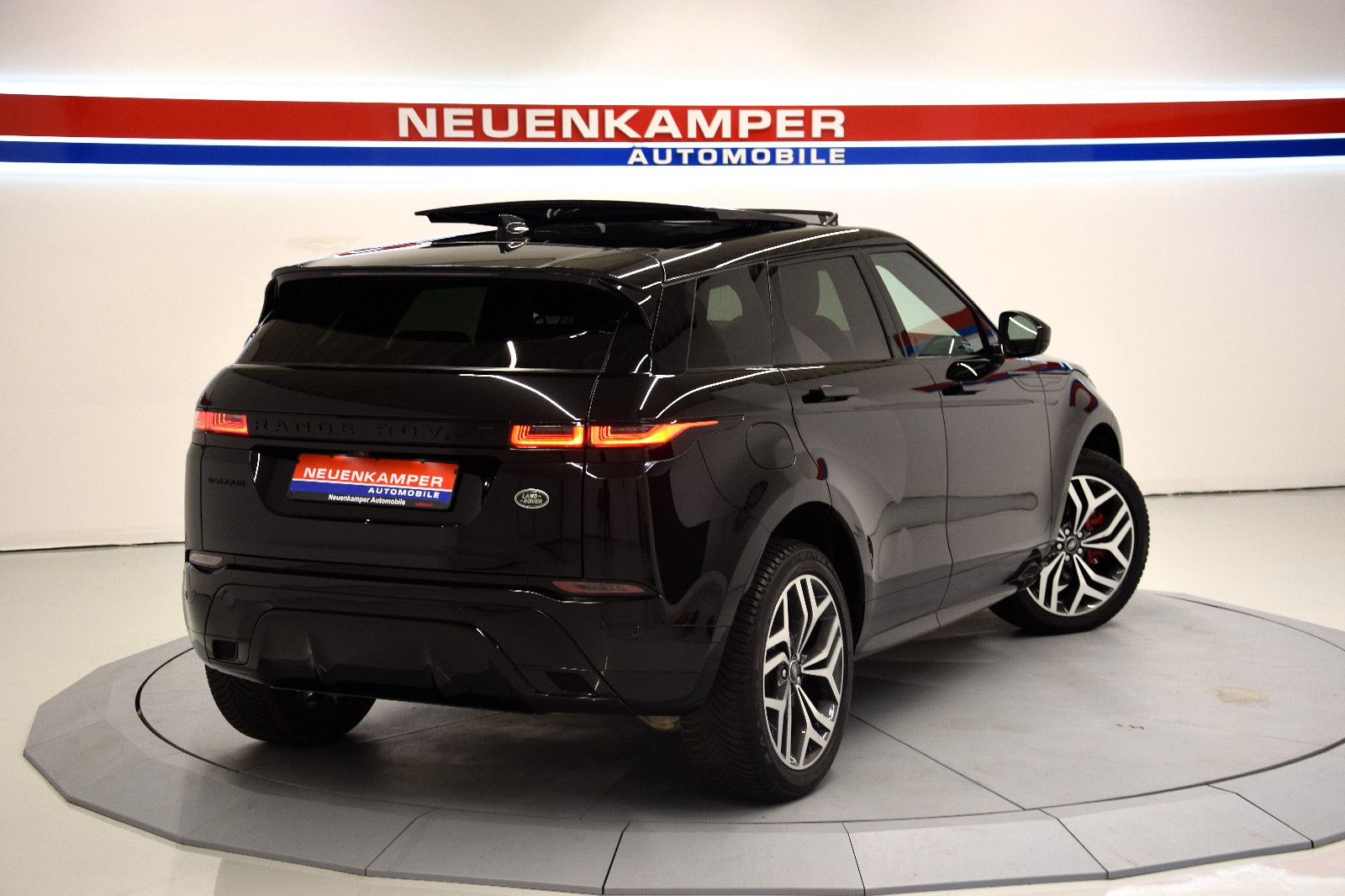 Fahrzeugabbildung Land Rover Range Rover Evoque R-Dynamic Pano Leder 20" ACC