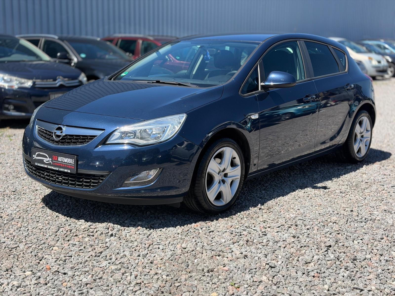 Opel Astra J Lim. 5-trg. Design Edition/KLIMA/SHZ/KMR