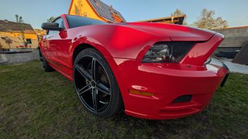 Ford Mustang - 4