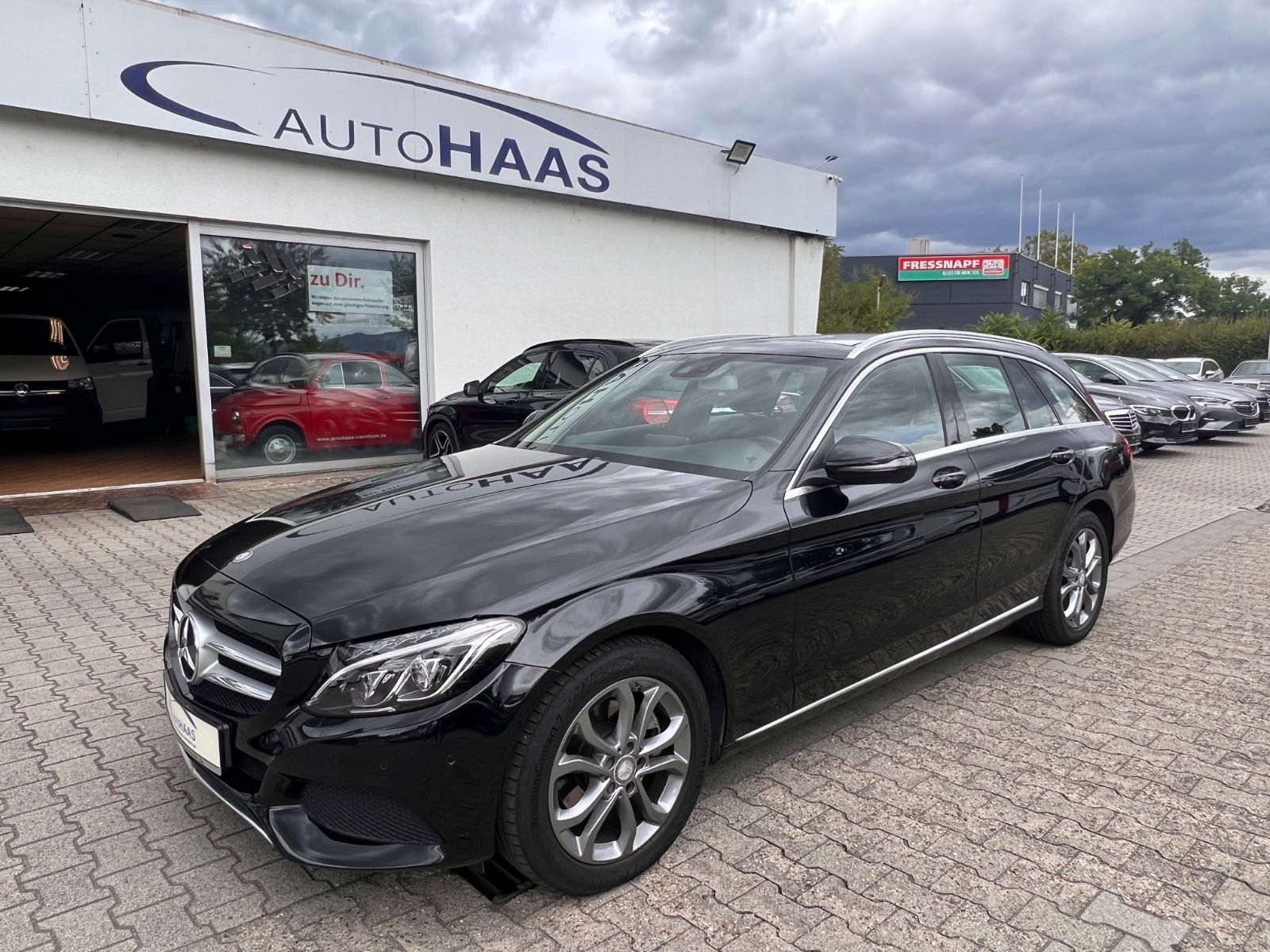Mercedes-Benz C 220d BlueTec*AHK*Pano*LED-ILS*el.Heck*Leder*