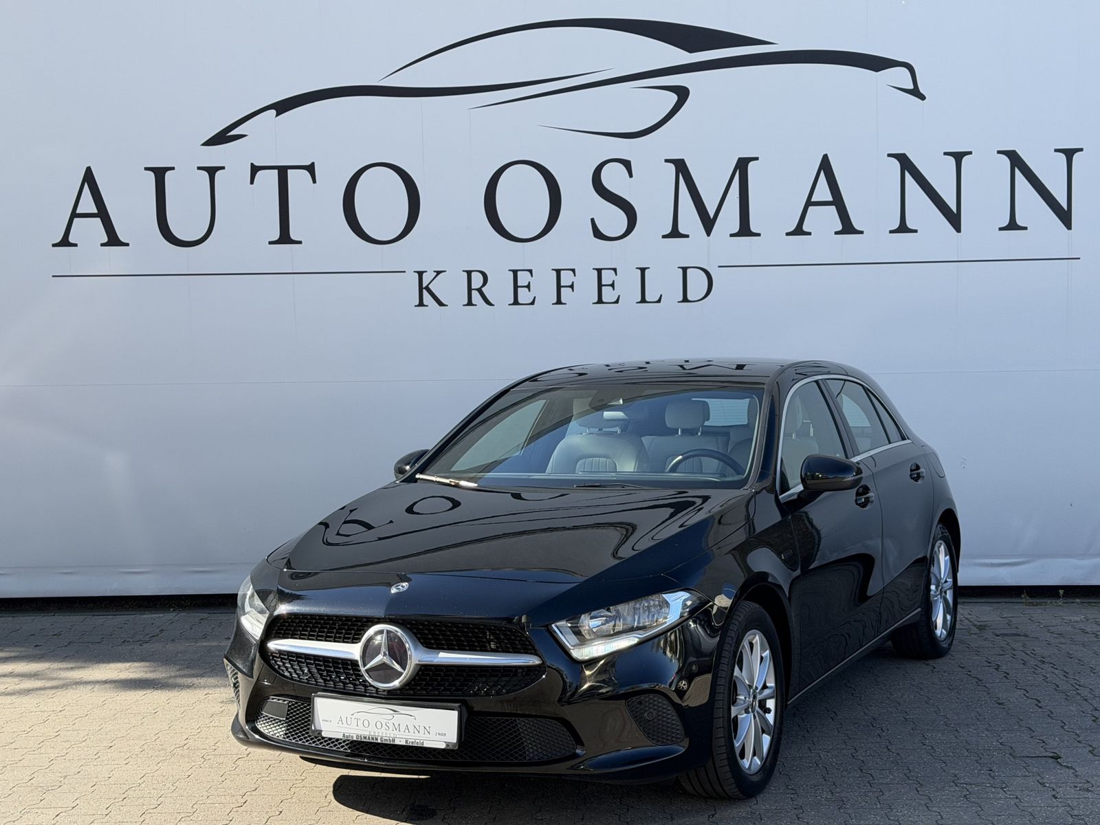 MERCEDES-BENZ A 250 e 8G-DCT Progressive 1HAND*PDC*CARPLAY