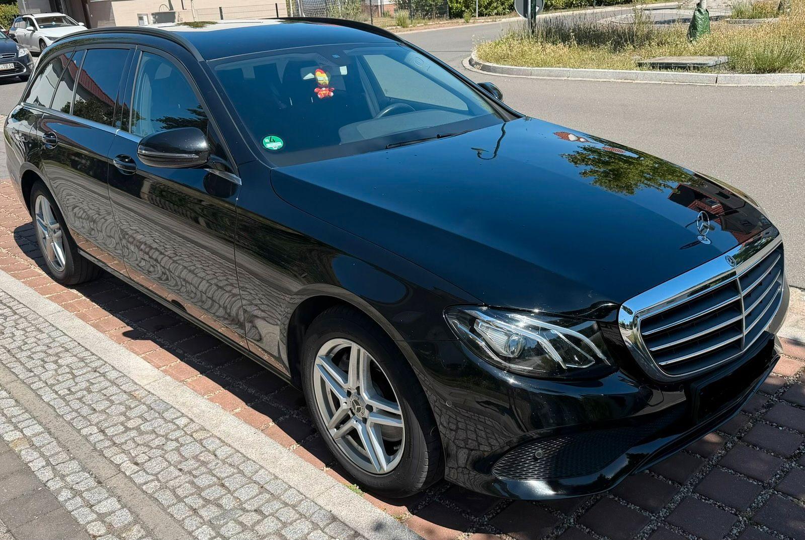 Mercedes-Benz E 220