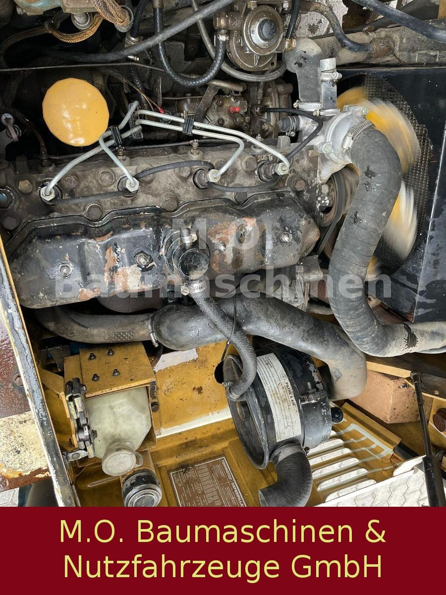 Fahrzeugabbildung CAT V 50 D / Duplex / Zwillingsbereift
