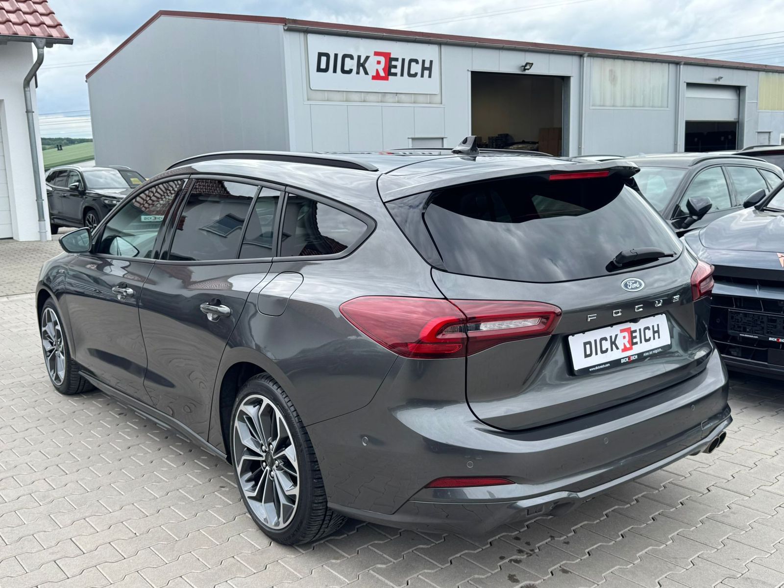 Fahrzeugabbildung Ford Focus 1.0 ST-Line X MATRIX*B&amp;O*ACC*KAM*APP*LHZ
