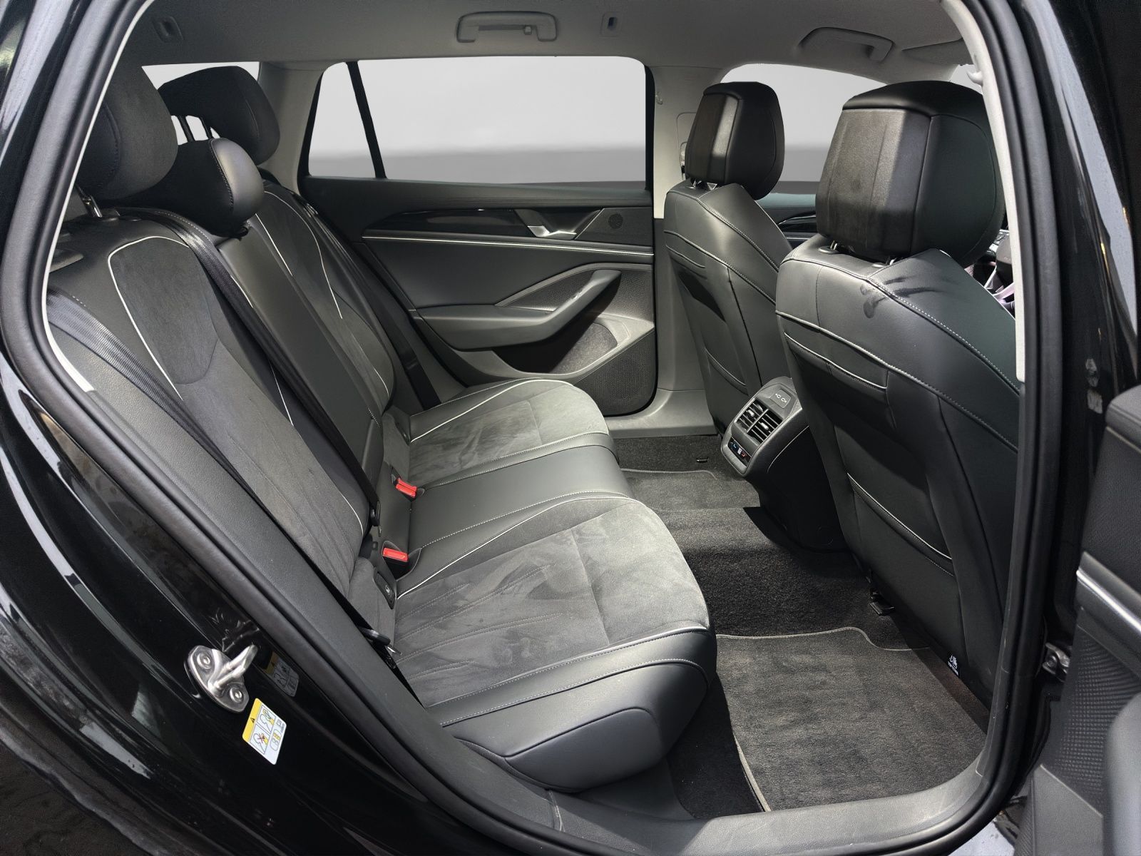 Volkswagen Passat Variant - Bild 6