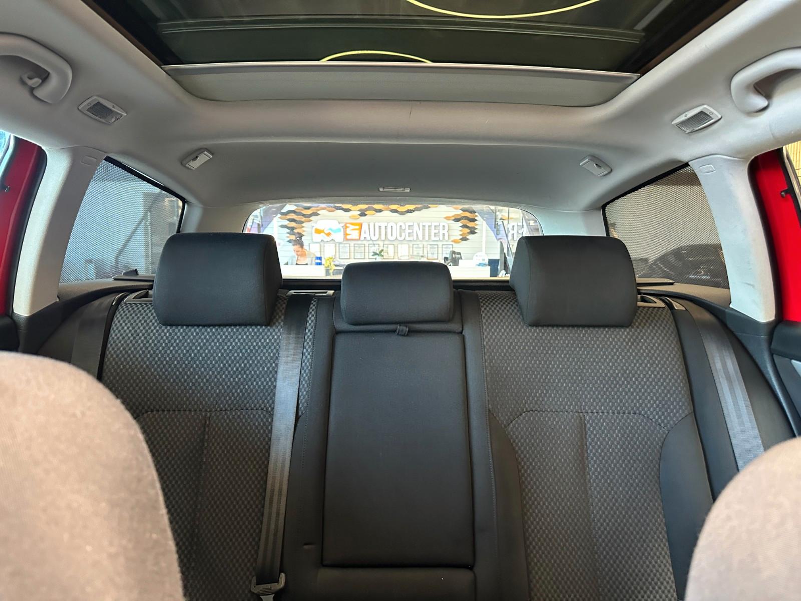 Volkswagen Passat 2012 — photo 44