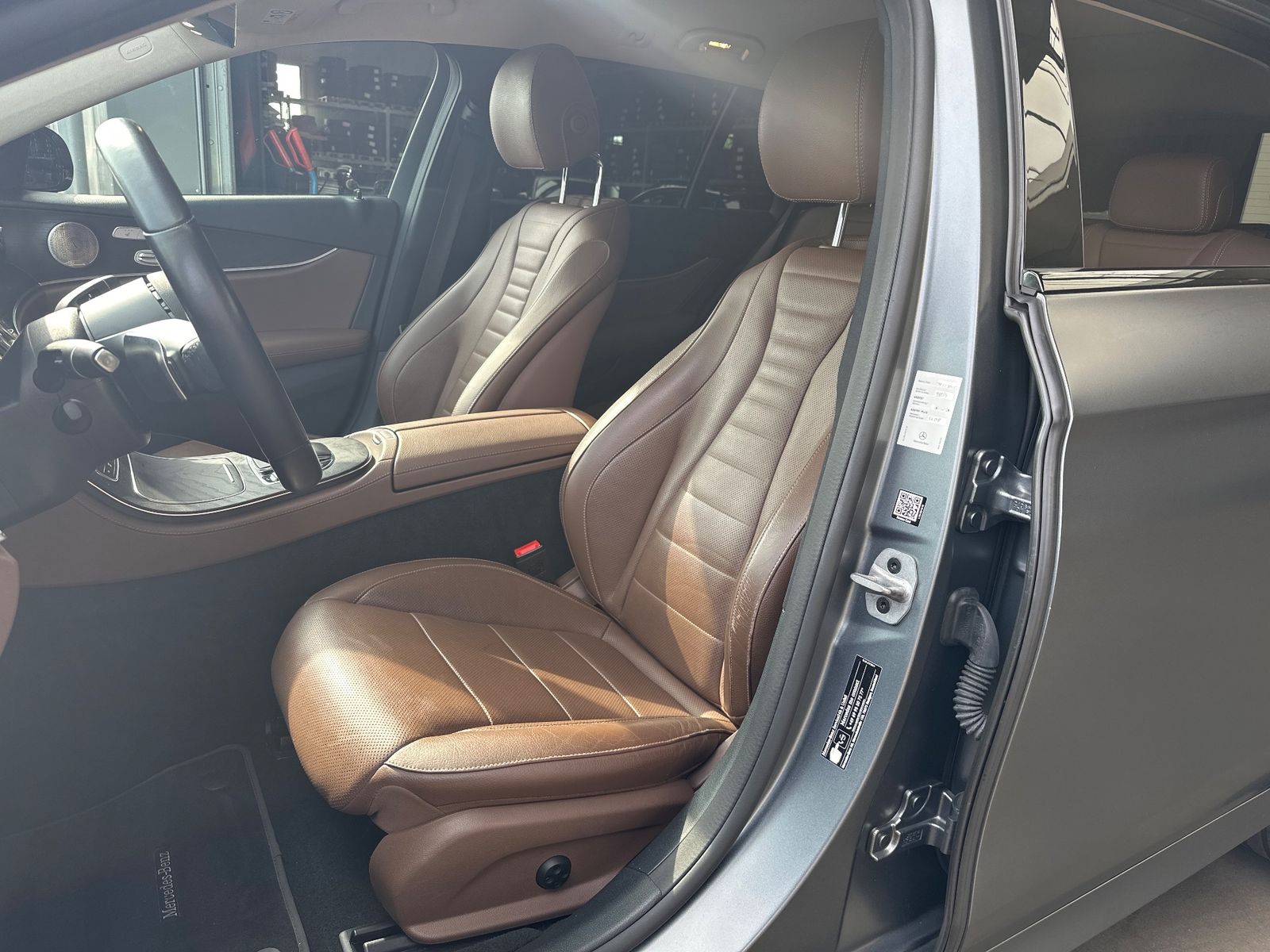 Fahrzeugabbildung Mercedes-Benz E 400d T 4Matic AMG-Line NAV+LED+360GRAD