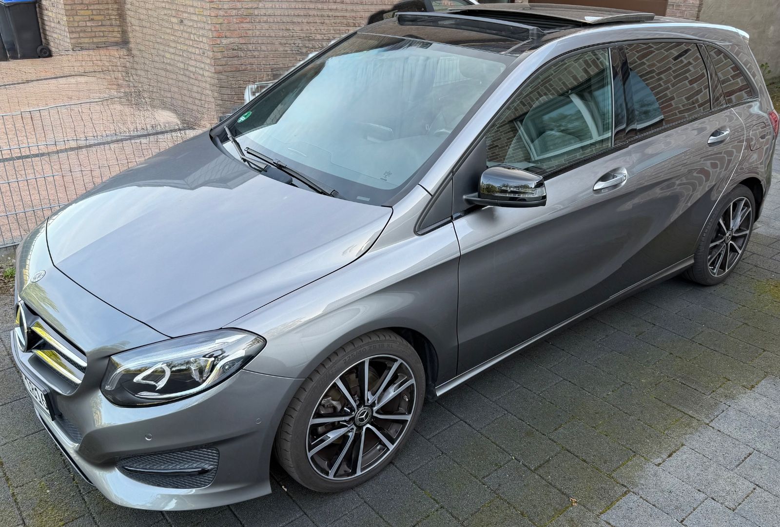 MERCEDES-BENZ MB B220 4MATIC|46.820km| MBGarantie bis 03.2027