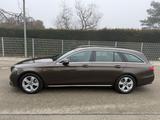 Mercedes-Benz E 220 d  T-Modell Teilleder,GSHD,Multibeam LED - Mercedes-Benz E 220 mit Panoramadach