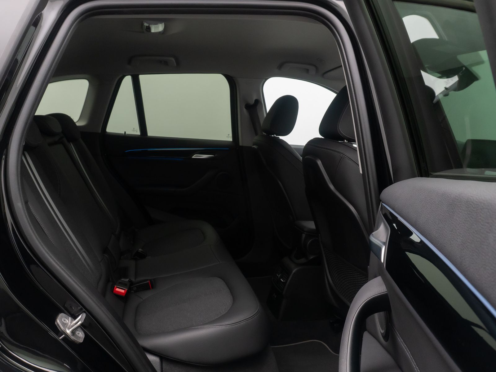 Fahrzeugabbildung BMW X1 xD25e Sport Line HUD DAB Kamera Alarm 18Zoll