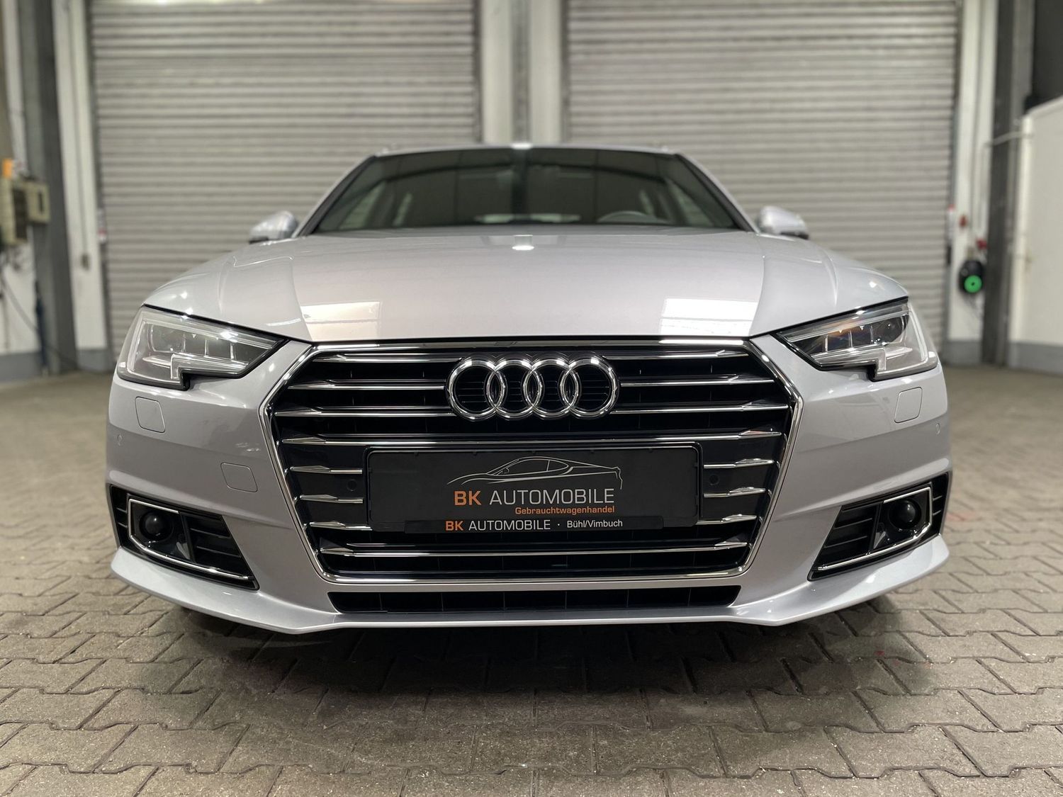 Fahrzeugabbildung Audi A4 Behinderteng. #Kamera#Matrix#ACC#Pano#Virtual