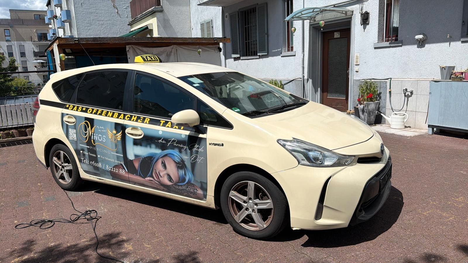 TOYOTA Prius_plus