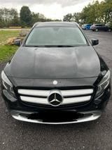 Mercedes-Benz GLA 180d Automatik - Mercedes-Benz GLA 180: Limousine
