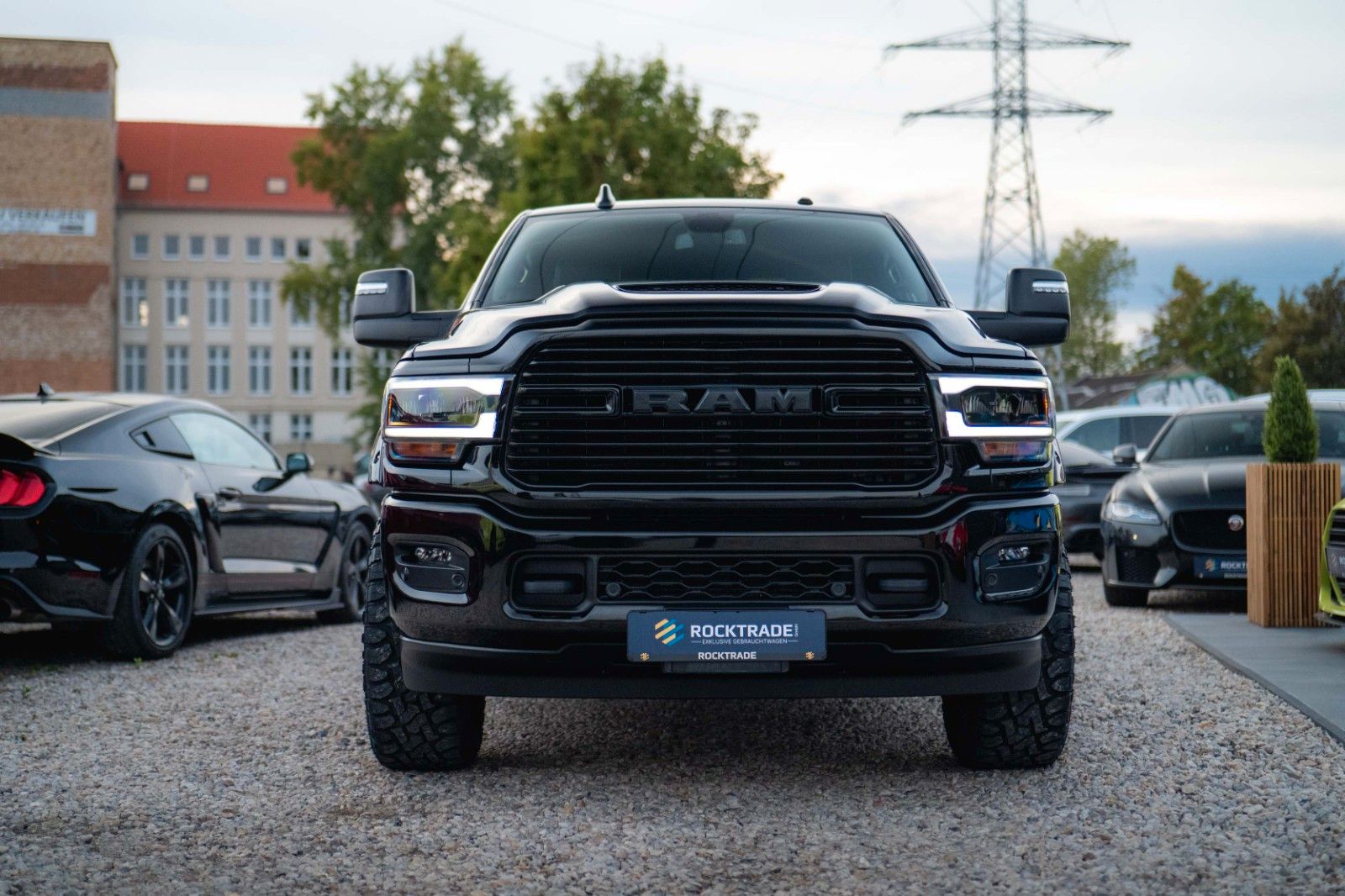 Fahrzeugabbildung Dodge RAM 3500 HEAVY DUTY 6.7 Cummins Laramie Night