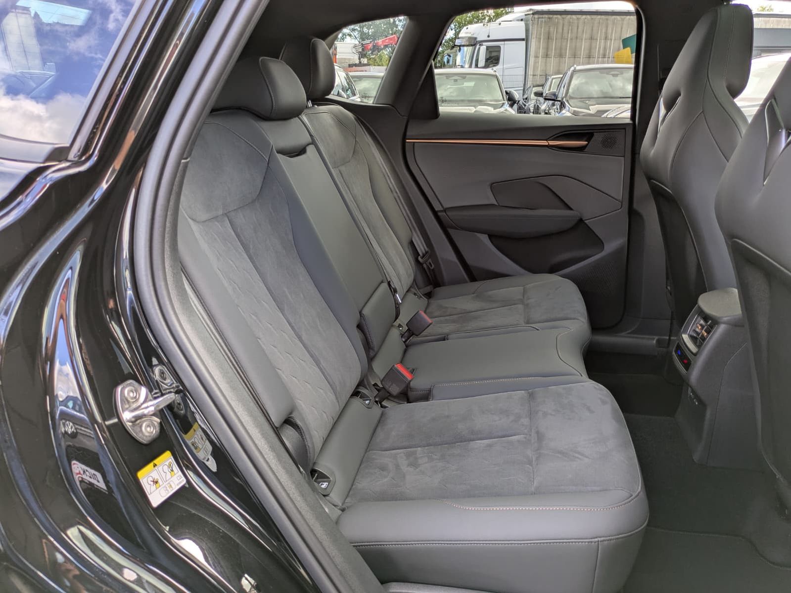 Fahrzeugabbildung CUPRA Terramar 2.0 TSI 4D VZ HUD*MATRIX*PANO*DCC*20"