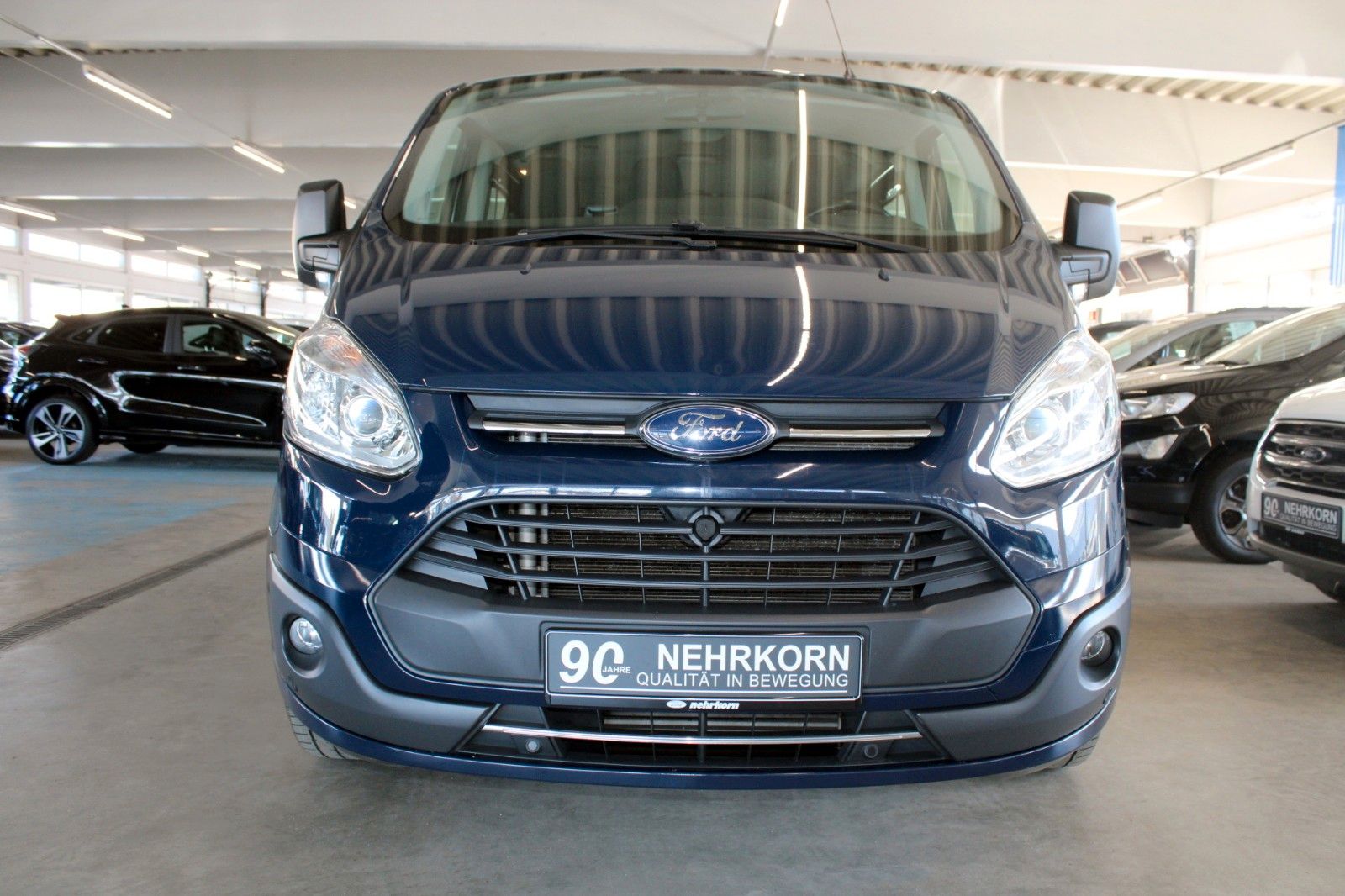 Fahrzeugabbildung Ford Transit Custom Kombi TREND 9-Si Doppelklima AHK