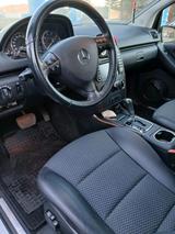 Mercedes-Benz Mercedes A Klasse 200 - Mercedes-Benz E 200: Kleinwagen